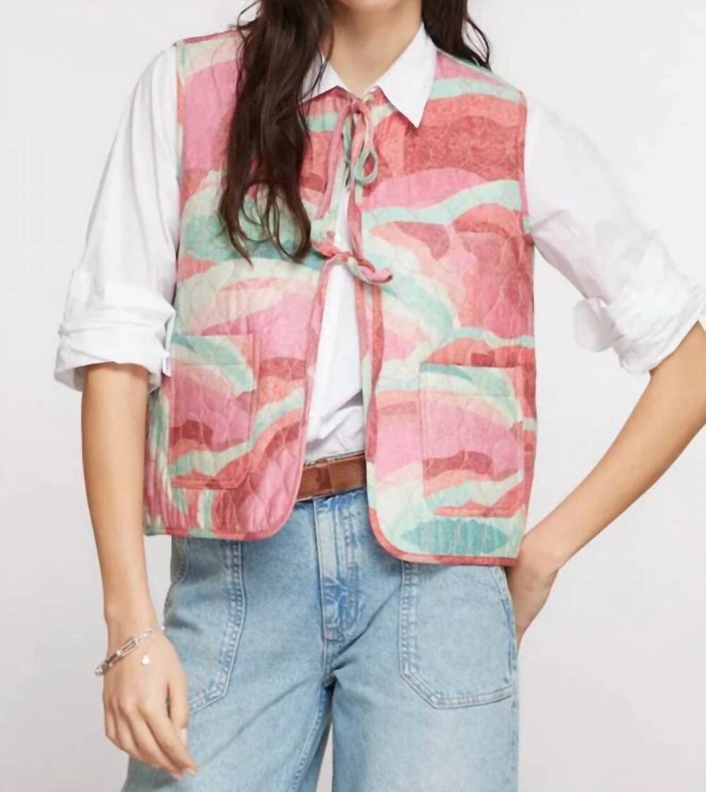 NEW SEVENTY + MOCHI aria vest in rose coral